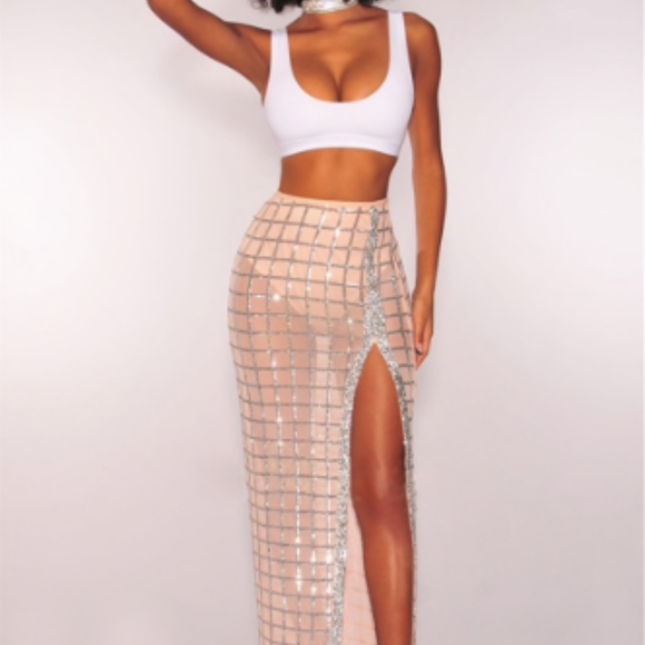 Two Piece Set www.redadmiralcollection.com - Picture 3 of 3